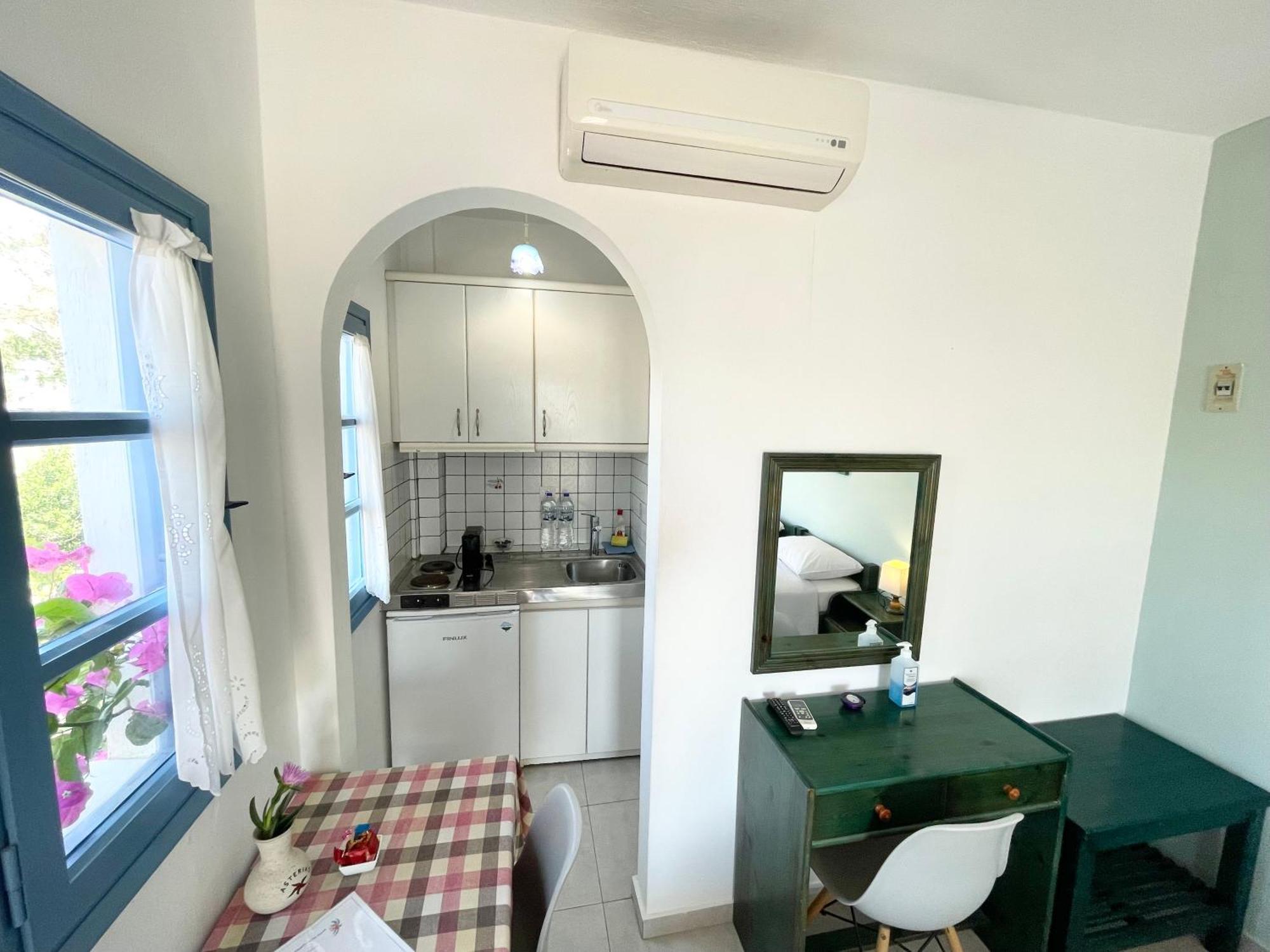 Asterias Mini Coastal Apartments Perivolos  Dış mekan fotoğraf