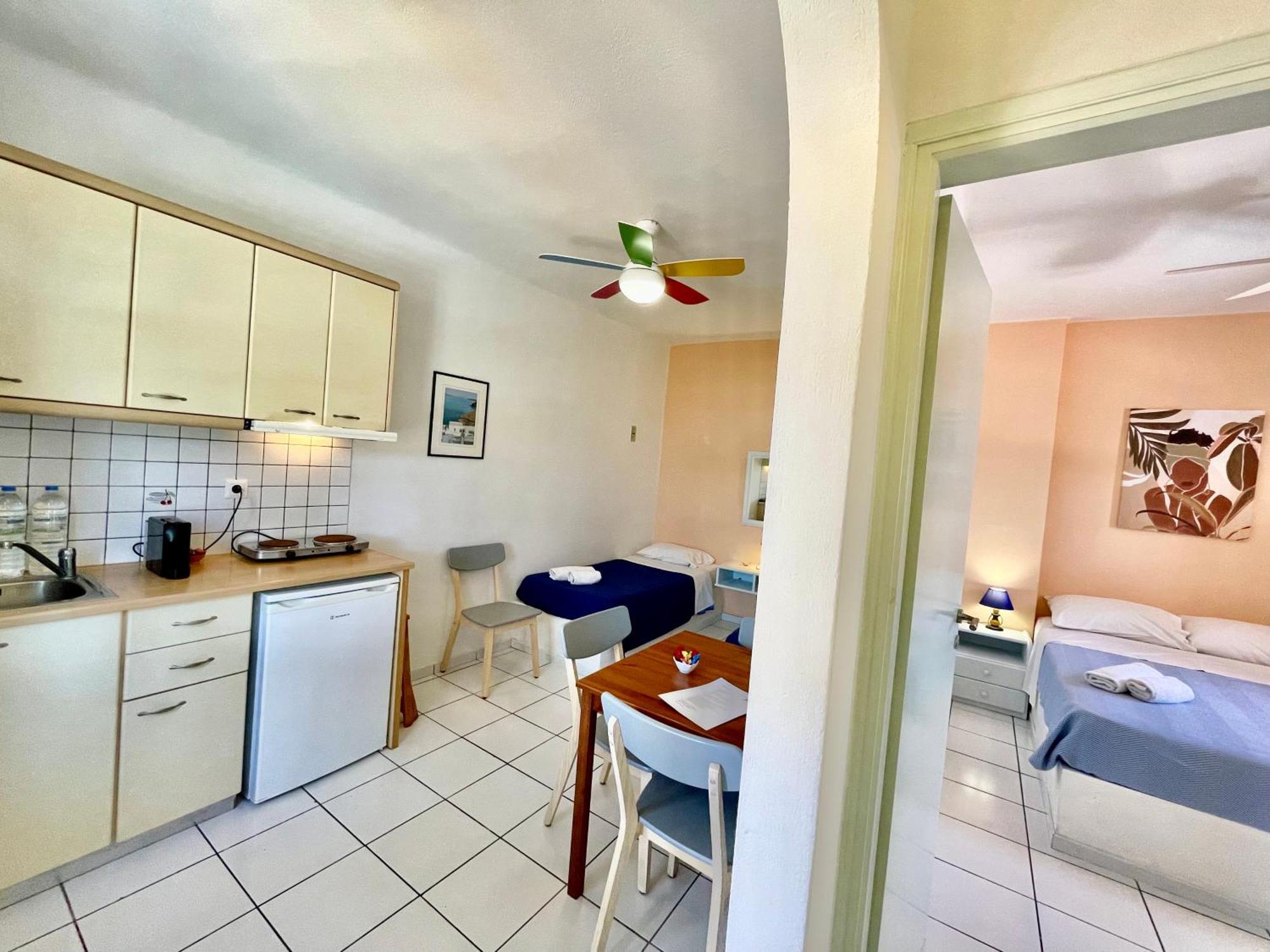 Asterias Mini Coastal Apartments Perivolos  Dış mekan fotoğraf